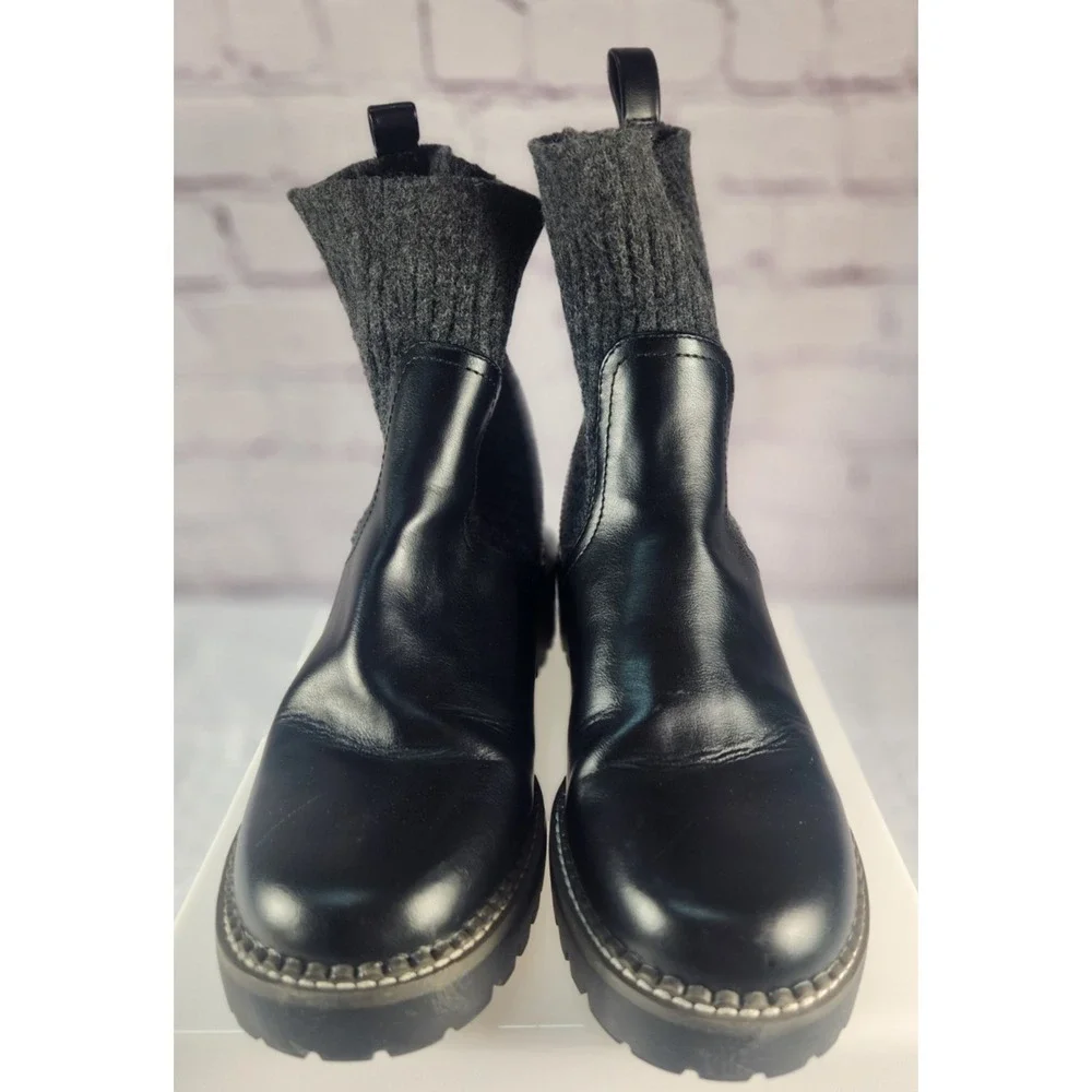 Universal Threads Women's Size 8 1/2  Black Boots 2 Inch Heels Sweater Type Cuff